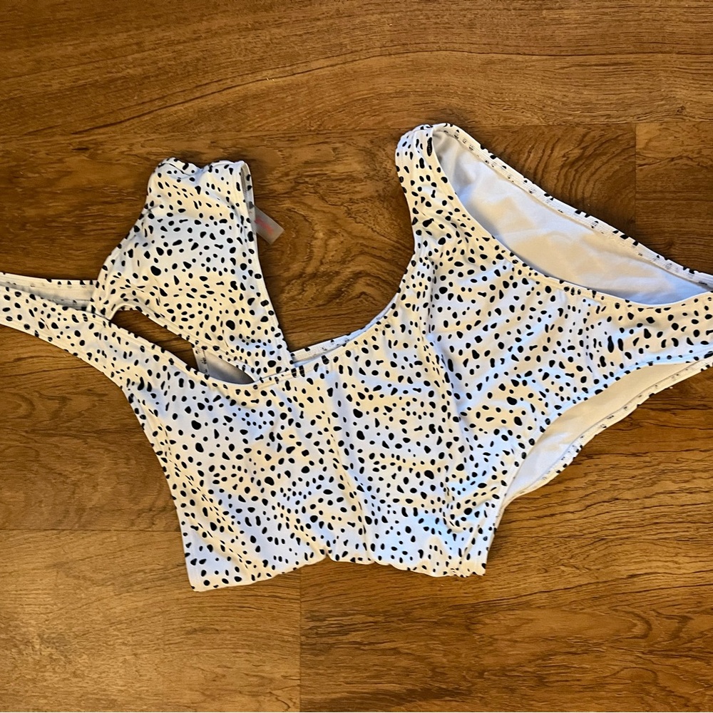 ROMWE Black and White Polka Dot One Piece Swimsuit